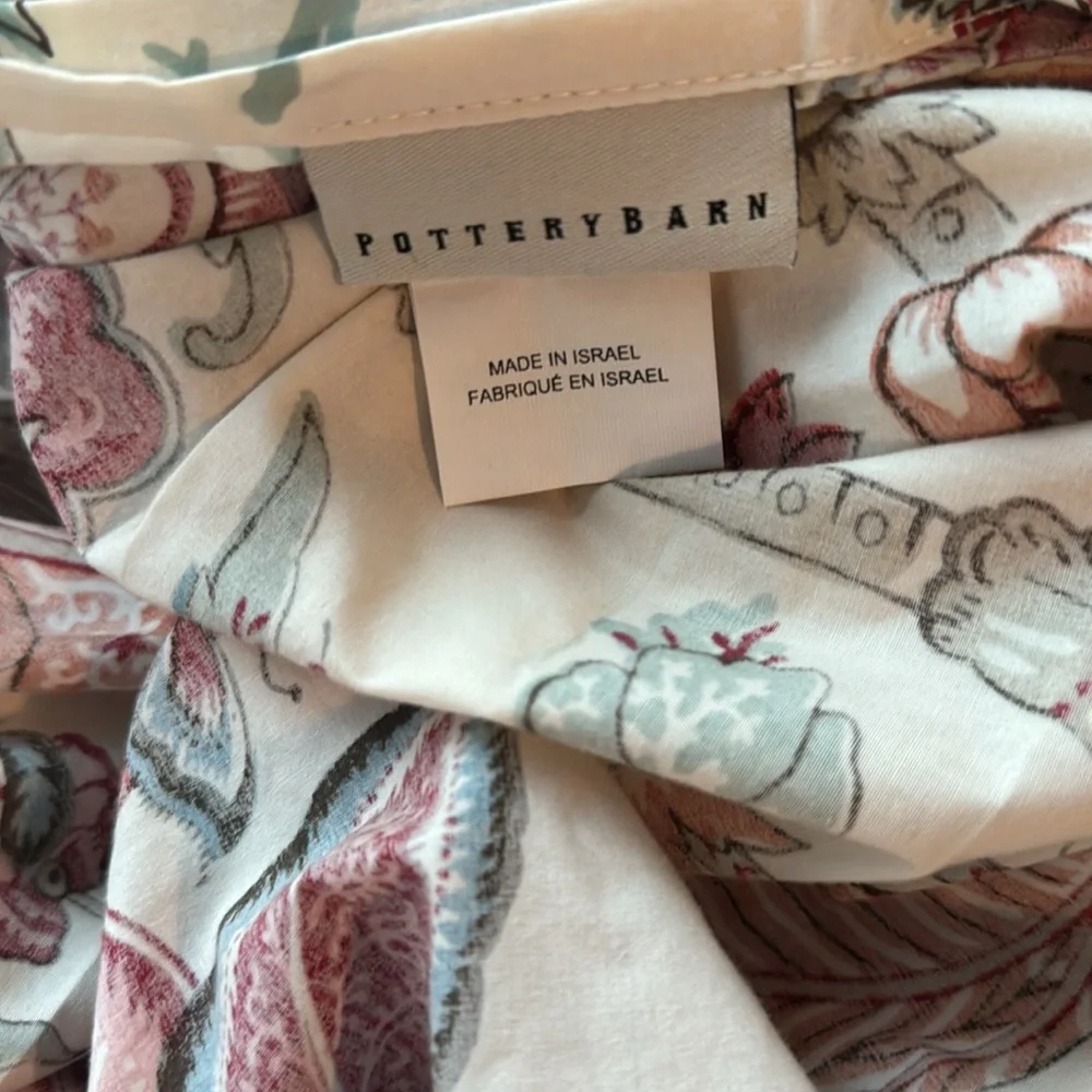 - Pottery barn floral twin duvet. New!